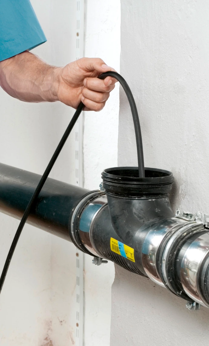 Desentupimento de esgotos e Tubos